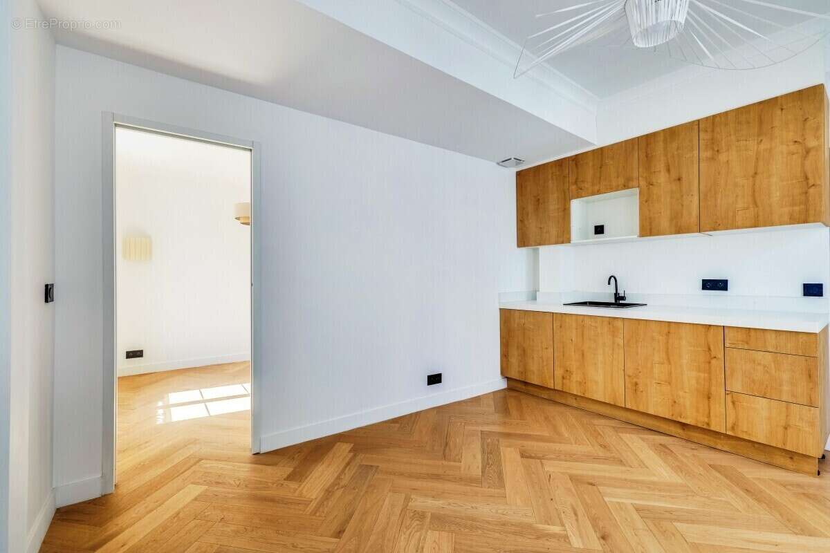Appartement à PARIS-11E