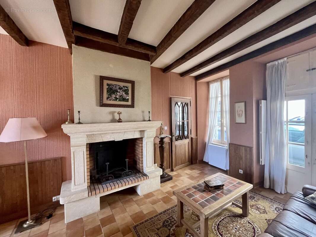 Maison à AUBETERRE-SUR-DRONNE