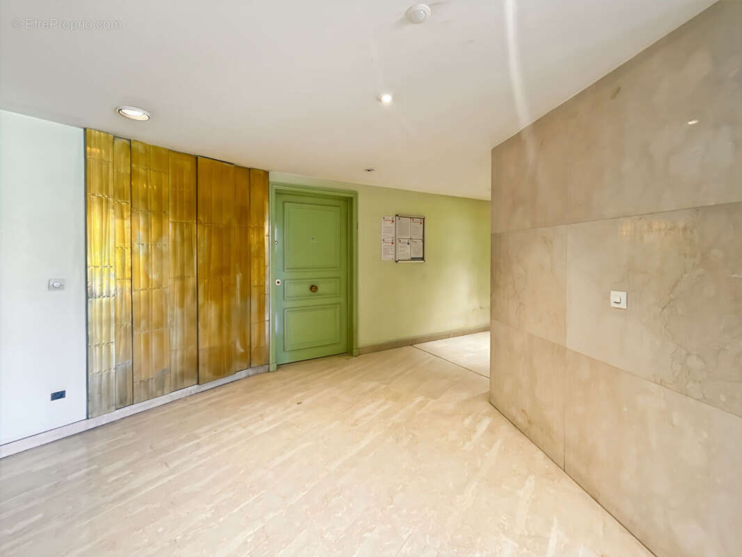 Appartement à MOUGINS