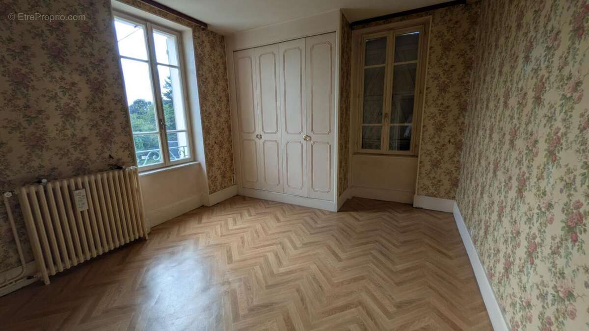 Maison à VARENNES-SUR-ALLIER