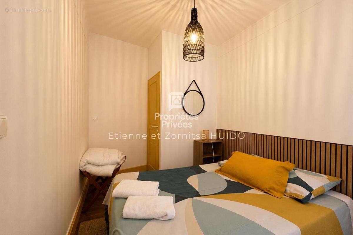 Maison de maître de 231 m² avec deux habitations Centre-ville de Vatan - photo 14