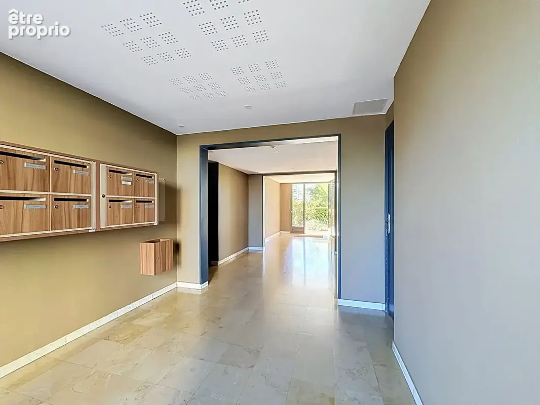A VENDRE Appartement Caluire Et Cuire 4 pièce(s) 75.16 m2 avec balcon - photo 3