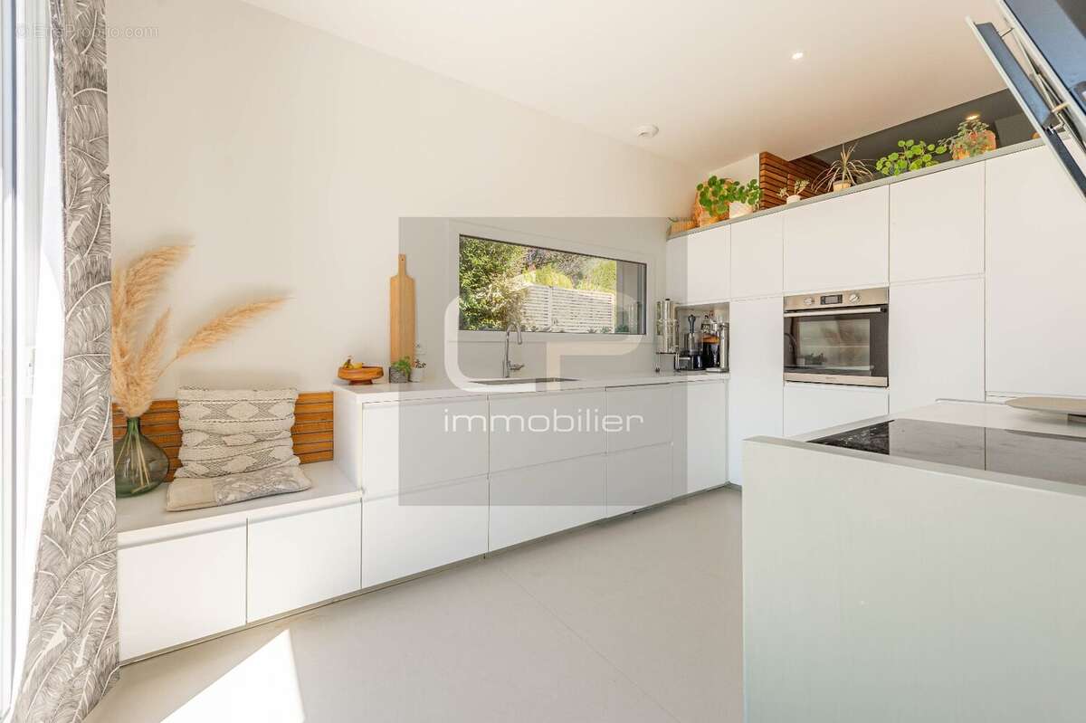 Villa contemporaine d'exception à Bluffy  Vue lac d'Annecy  Élégance, prestations haut de gamme et environnement privilégié - photo 9
