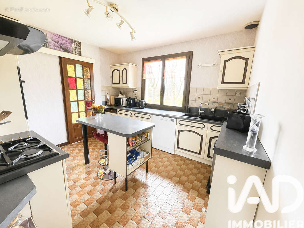 Maison 185 m² à Bellengreville  - photo 4