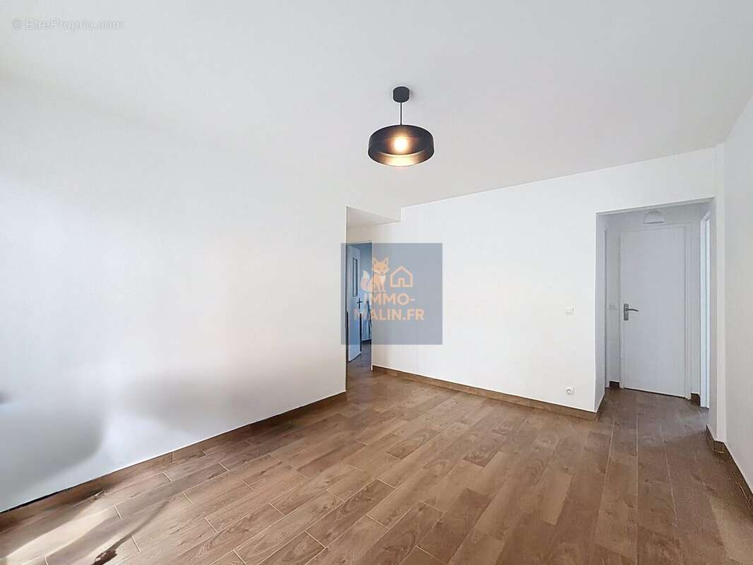 Salon - Appartement à IVRY-SUR-SEINE