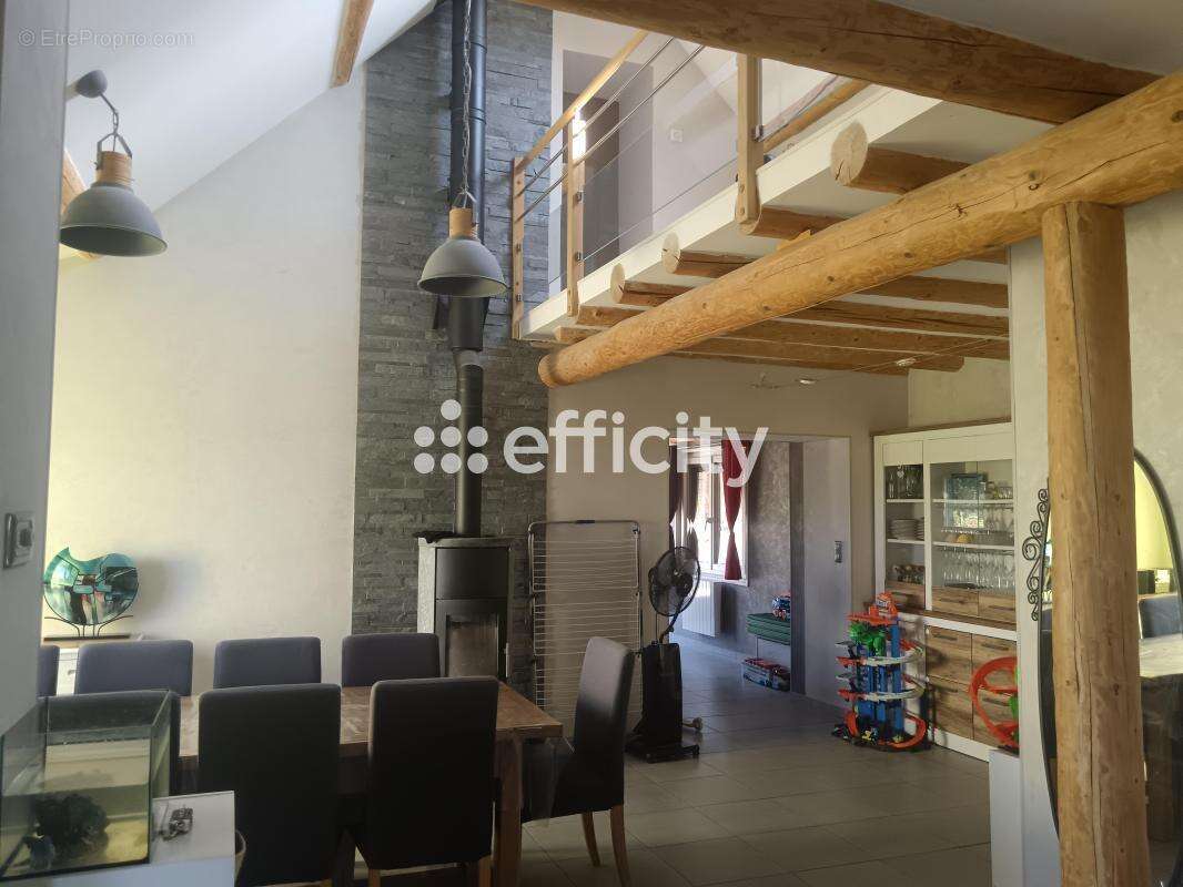 Maison 124 m² à Perigneux  - photo 6