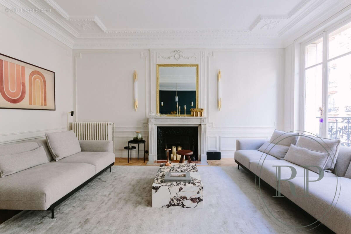 Appartement à PARIS-7E