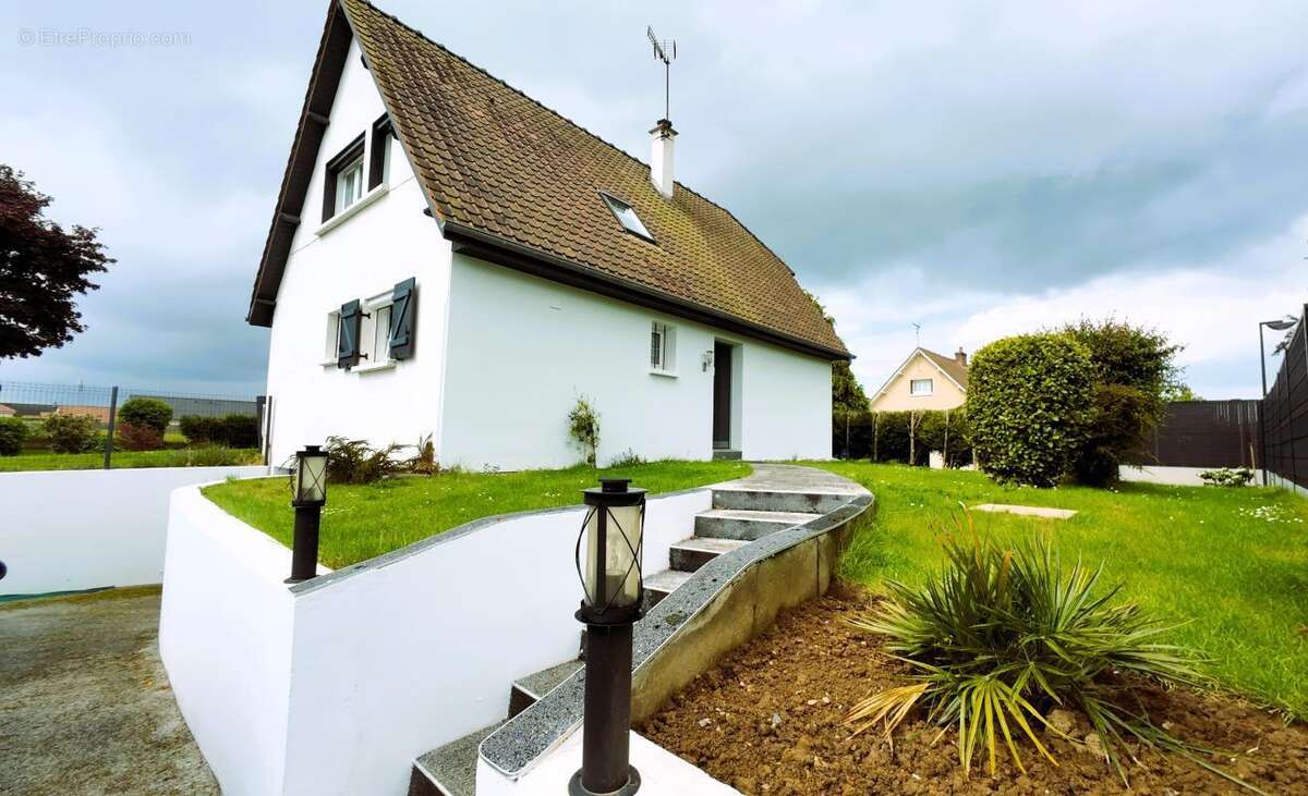 Maison à AVREMESNIL