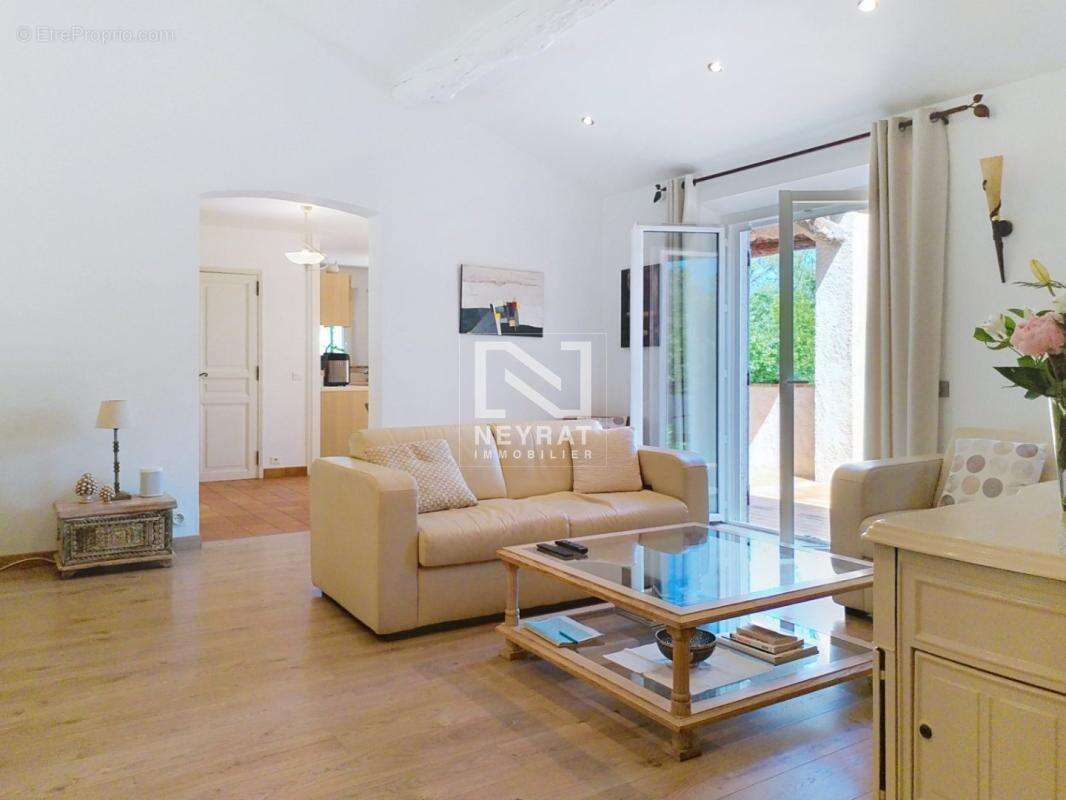 A fayence - villa  avec  dependances - piscine et grand jardin - photo 8