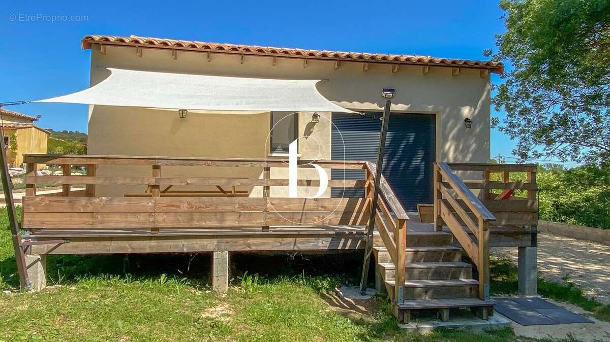 Maison à LUSSAN