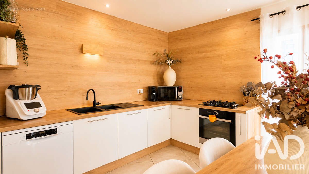 Maison 200 m² à Caromb  - photo 7