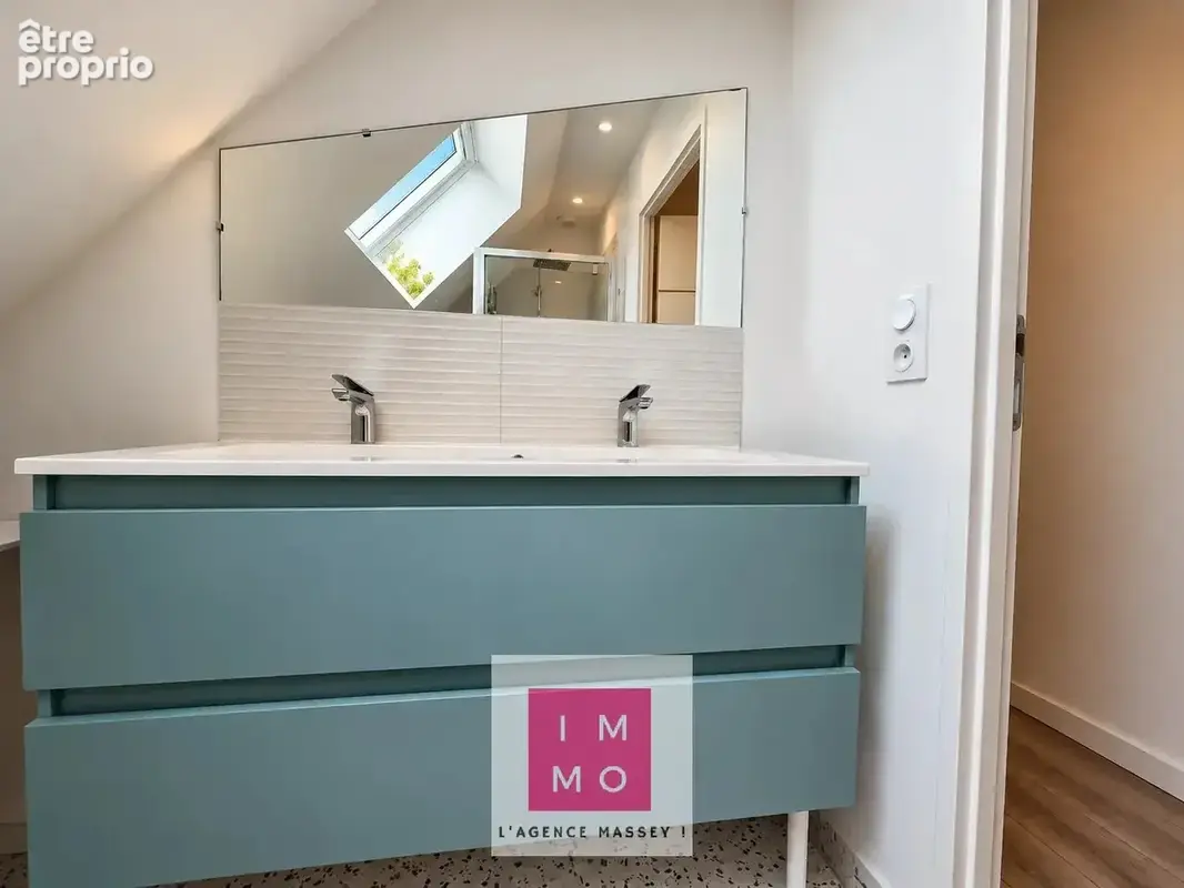 Caractère, charme & esprit contemporain — une demeure de 180 m² à la rénovation très récente, proche des commodités - photo 26