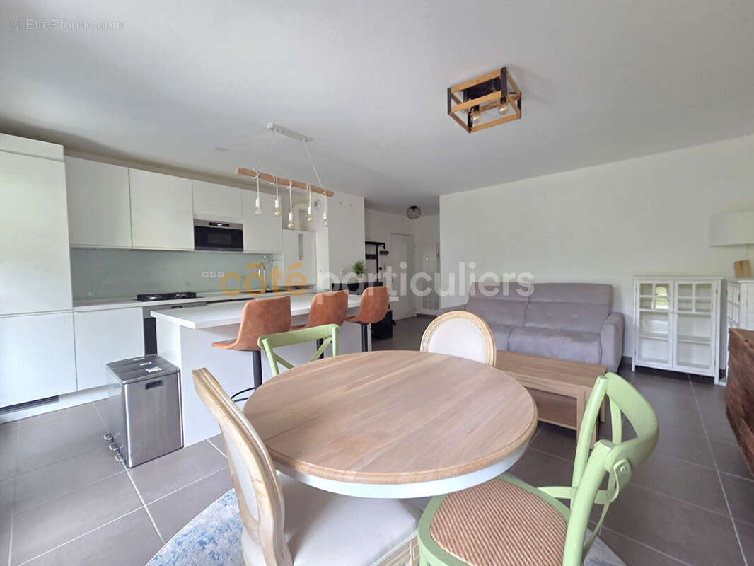 Appartement à MAREIL-MARLY