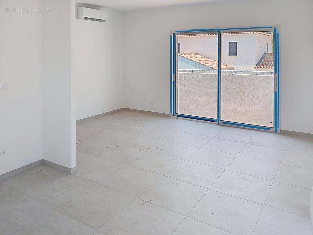 Appartement à CUERS