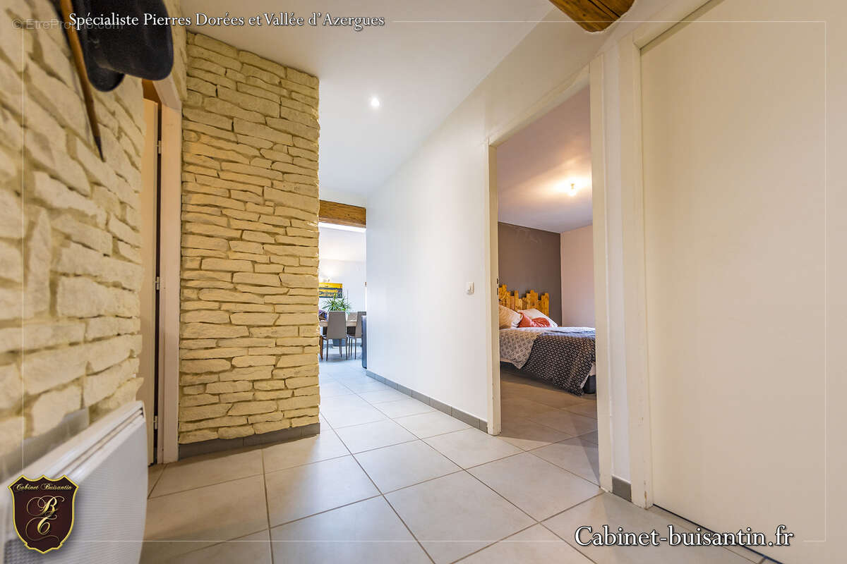 Appartement à VILLE-SUR-JARNIOUX