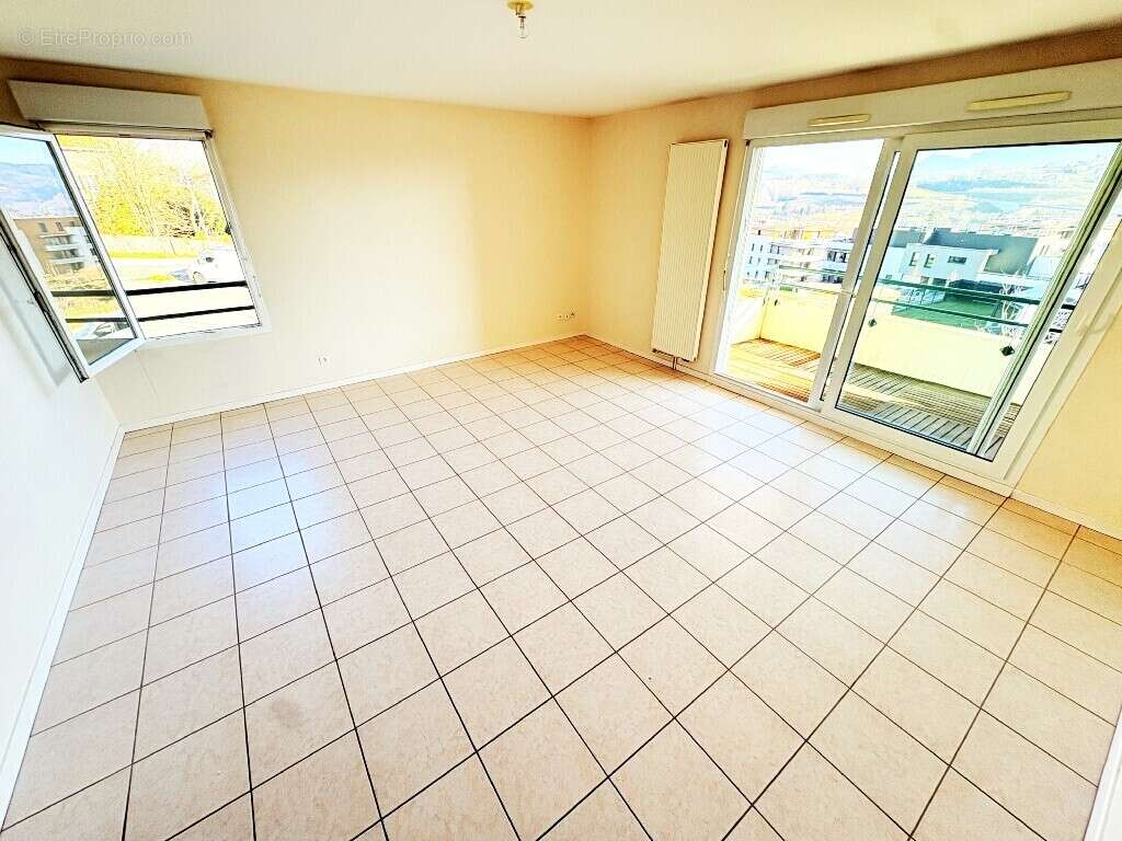 Appartement à ALLONZIER-LA-CAILLE