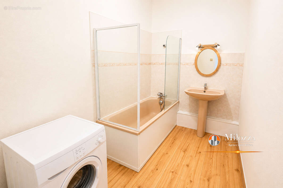 Appartement à NIVOLAS-VERMELLE