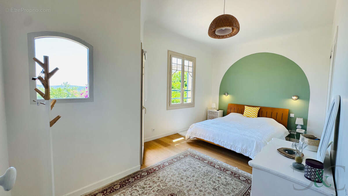 Maison à BORMES-LES-MIMOSAS