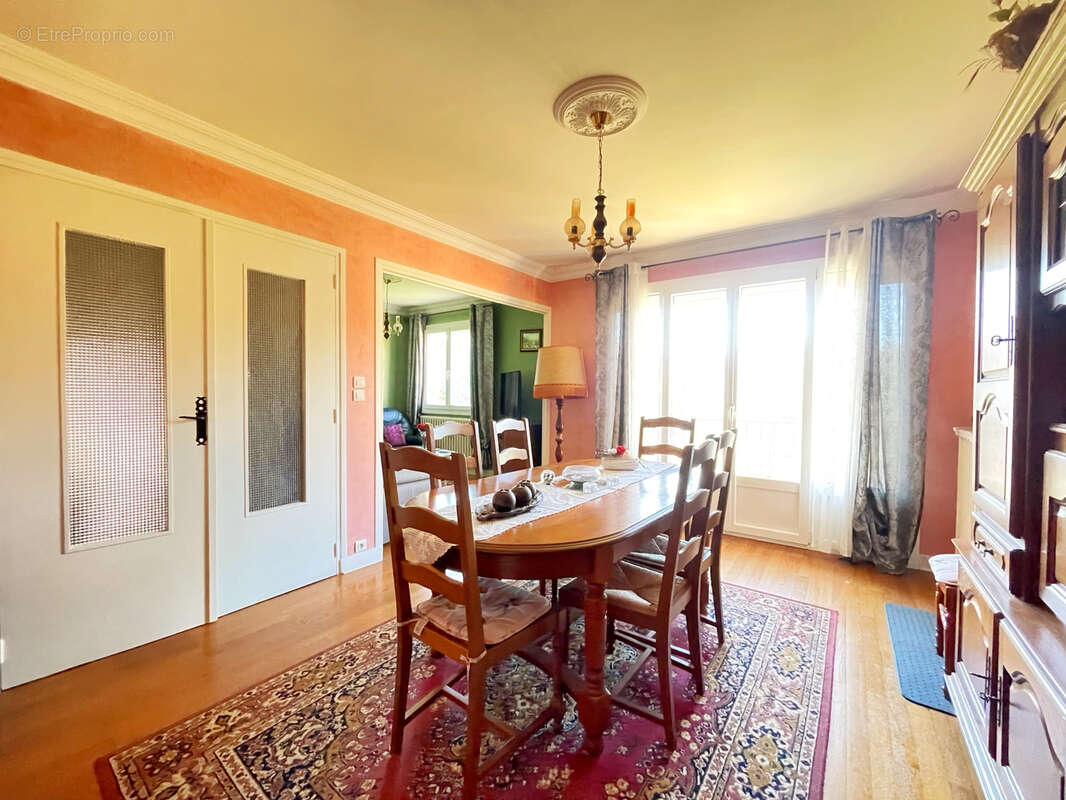 Maison à PIERRE-BENITE