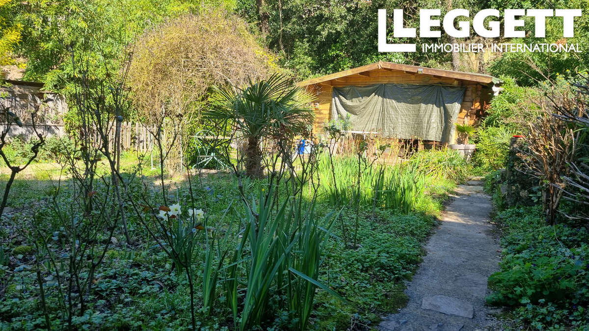 Lamalou les Bains, 10 minutes à pieds du centre ville, maison de charme avec terrasse et jardin fleuri - photo 3