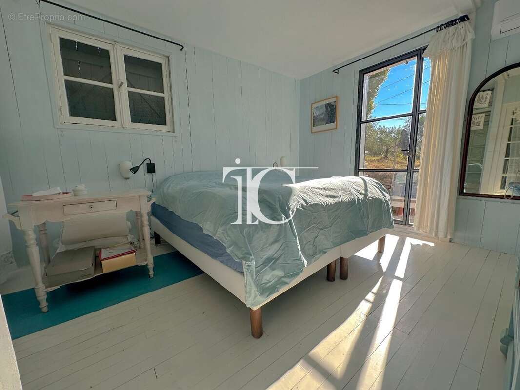 Maison à SAINT-BRES