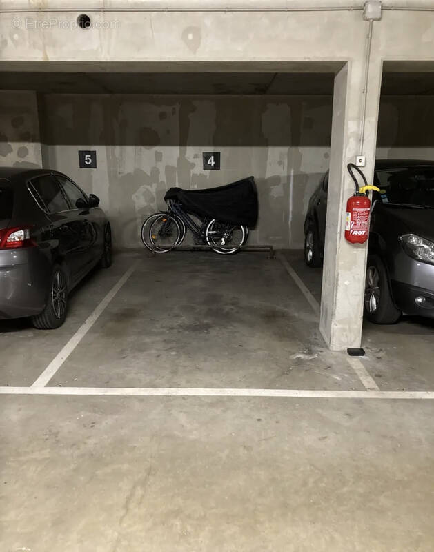 Parking à LEVALLOIS-PERRET