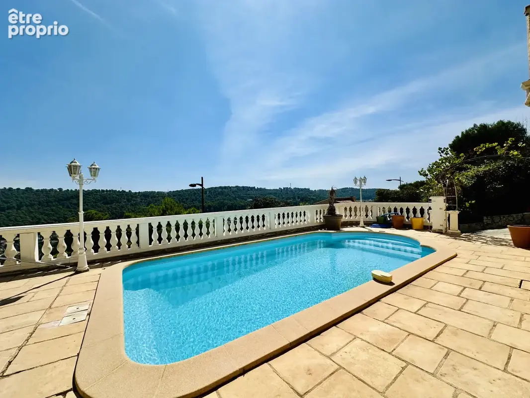 Sur les hauteurs de Carnoux : Villa type 5 avec piscine - photo 7