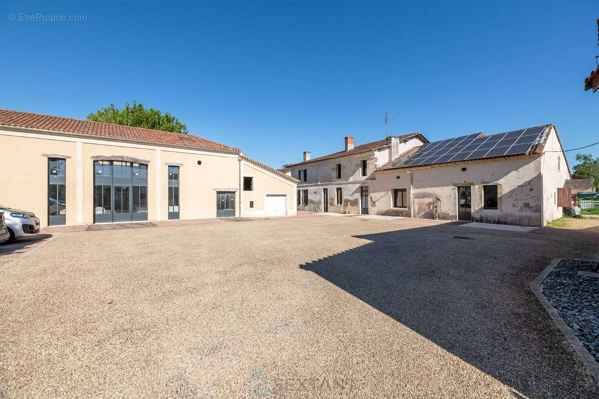 Maison à MONTPON-MENESTEROL