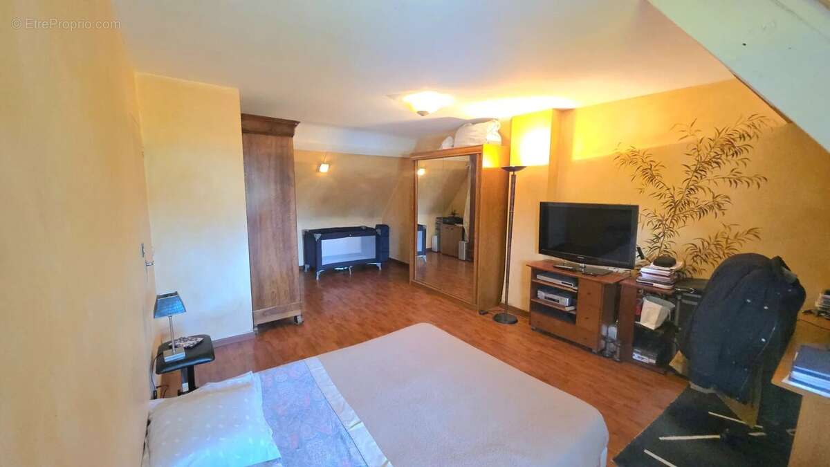 Maison à FAVEROLLES