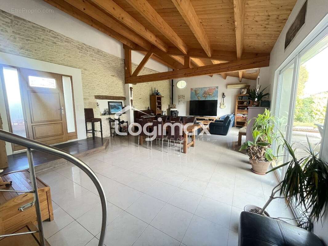 Maison à SAINT-SAUVEUR-D&#039;AUNIS