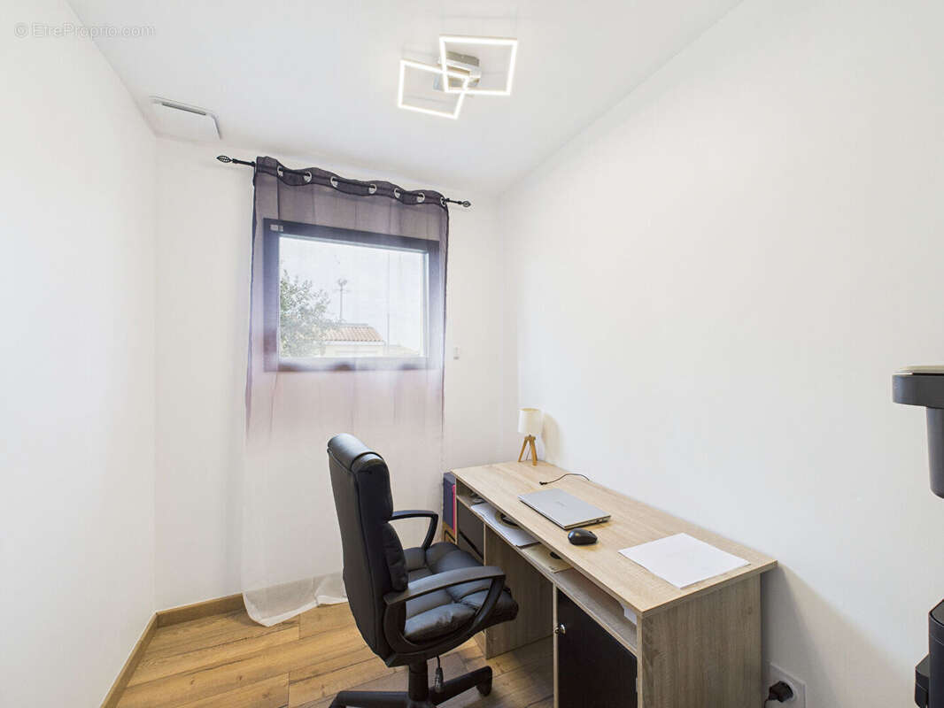 MAISON CONTEMPORAINE RT2020 5 pièce(s) 136 m2 ur 580m² terrain ROMANS SUR ISERE 26100 - photo 8