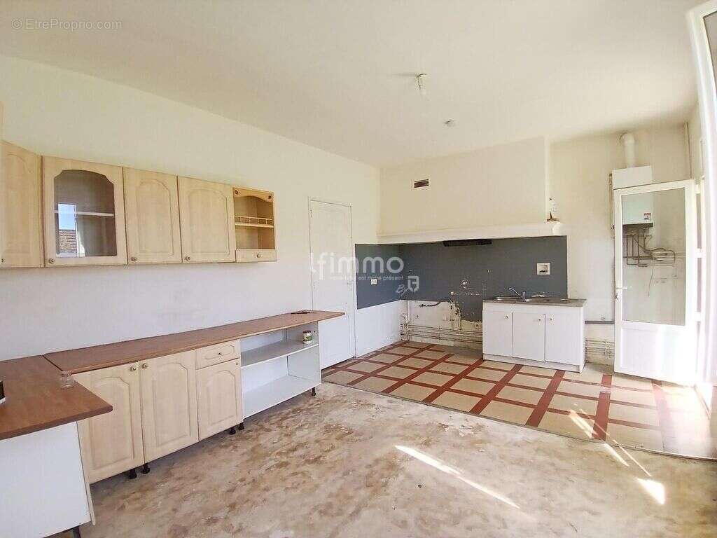 Maison à AMBARES-ET-LAGRAVE