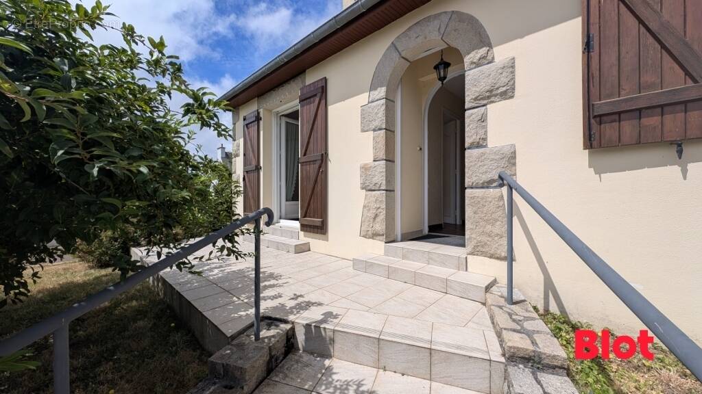Maison à TRELIVAN