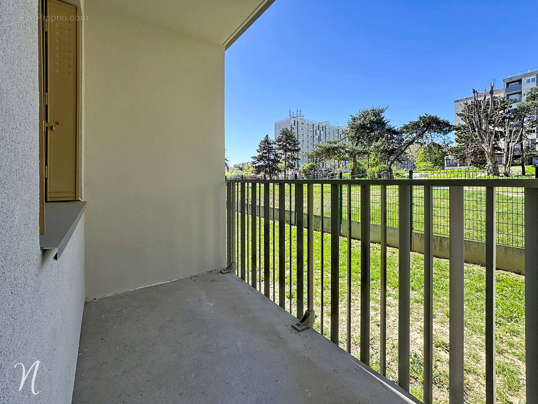 Appartement à SAINT-GENIS-LAVAL