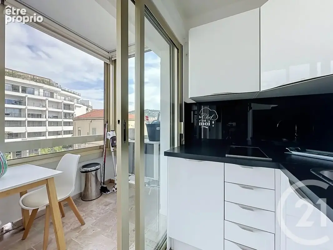 Appartement 1 pièce 22 m² à vendre à Cannes (06400) - photo 2
