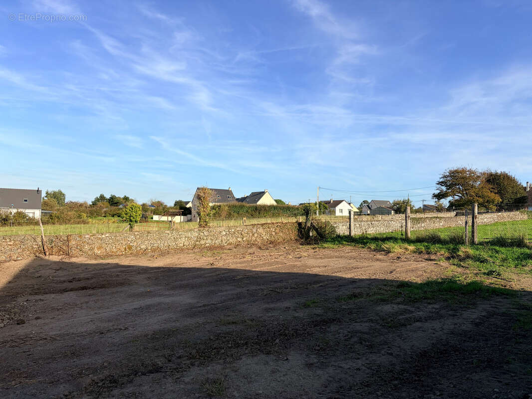 Terrain à GOUVILLE-SUR-MER