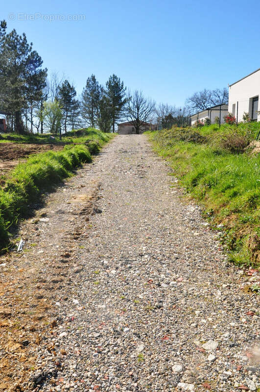 Terrain à AUBIAC