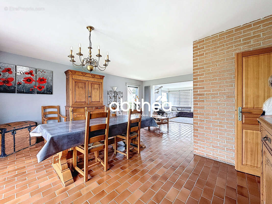 Maison à FRESNES-LES-MONTAUBAN