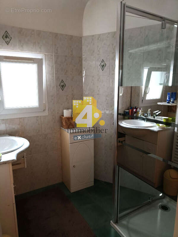 Maison à LA CHAPELLE-DES-MARAIS