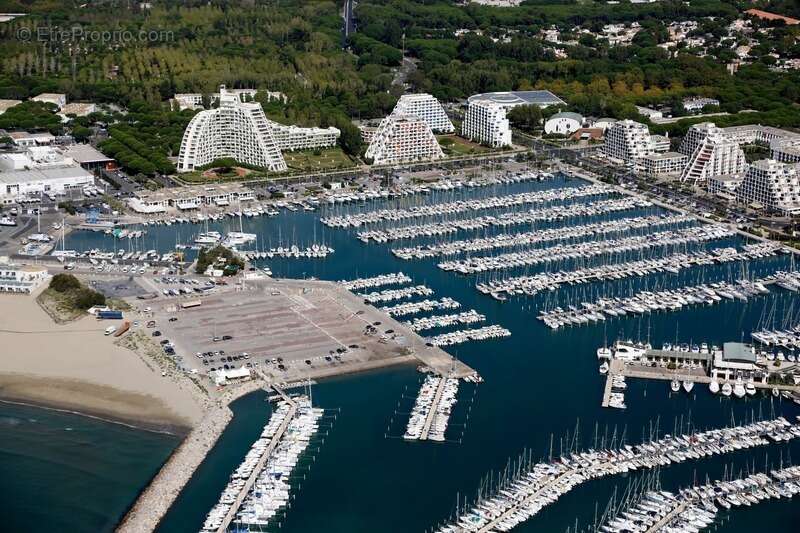 Commerce à LA GRANDE-MOTTE