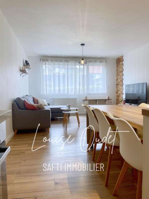 Photo 2 - Appartement à MONTFERRAND-LE-CHATEAU