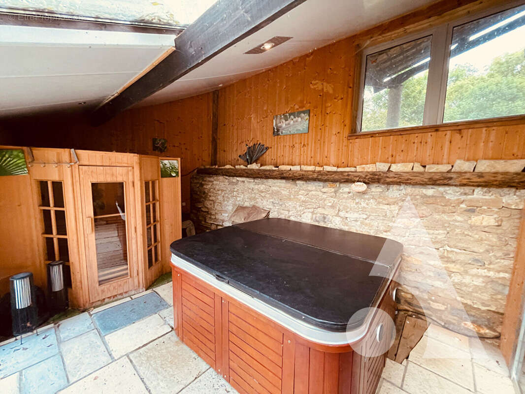 Maison à ROCHEFORT-SUR-NENON