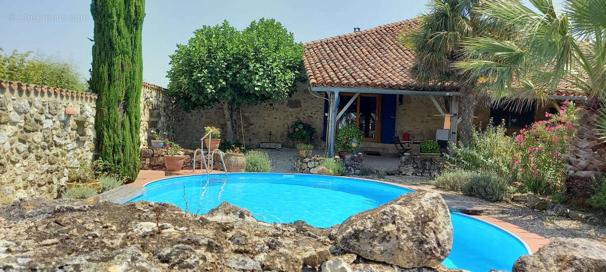 Maison à CASTELNAU-BARBARENS