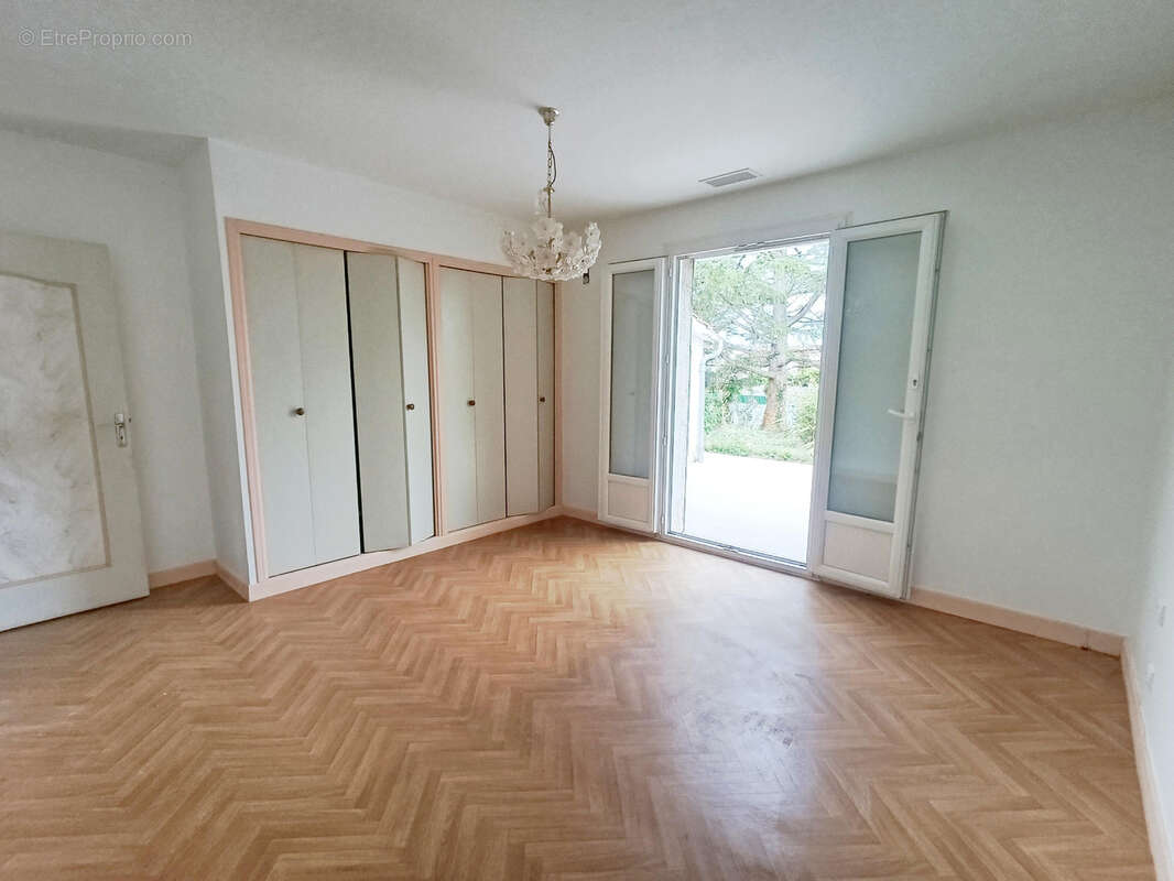 Maison à SAINTE-COLOMBE-EN-BRUILHOIS