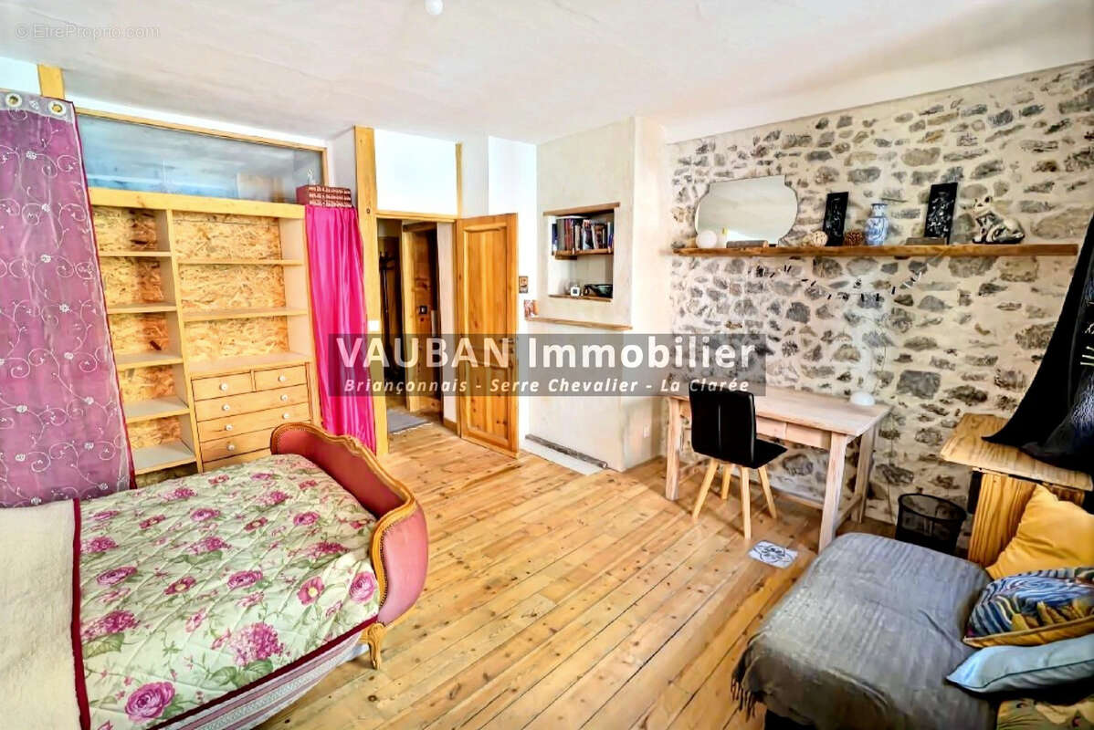 Deux appartements T4 + T2 & Greniers aménageables + Cave - photo 5