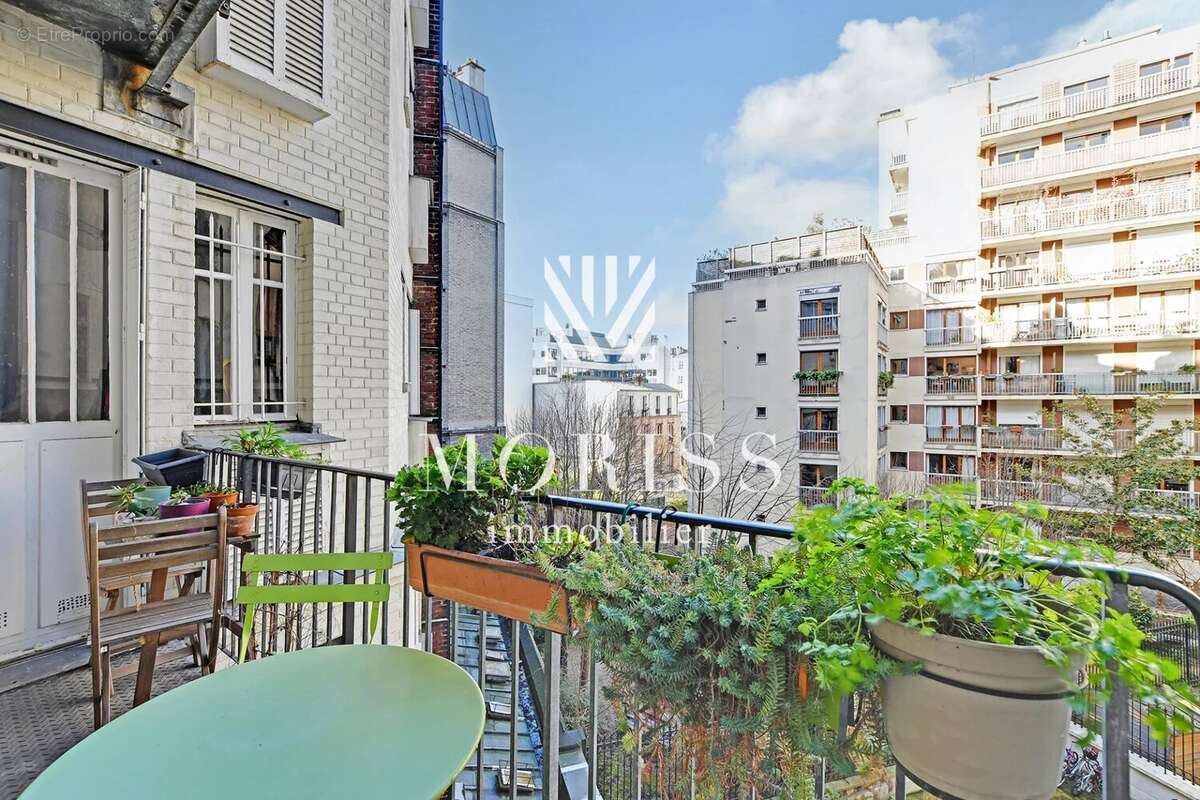 Appartement à PARIS-18E