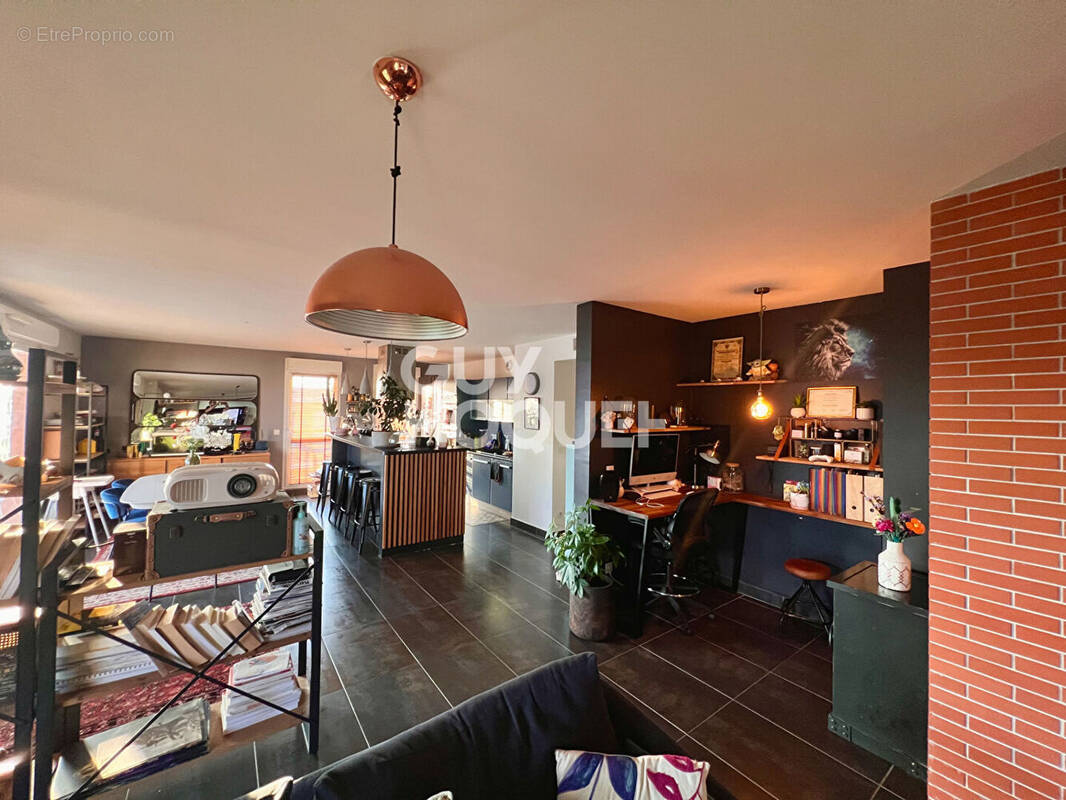 Appartement à MARSEILLE-8E