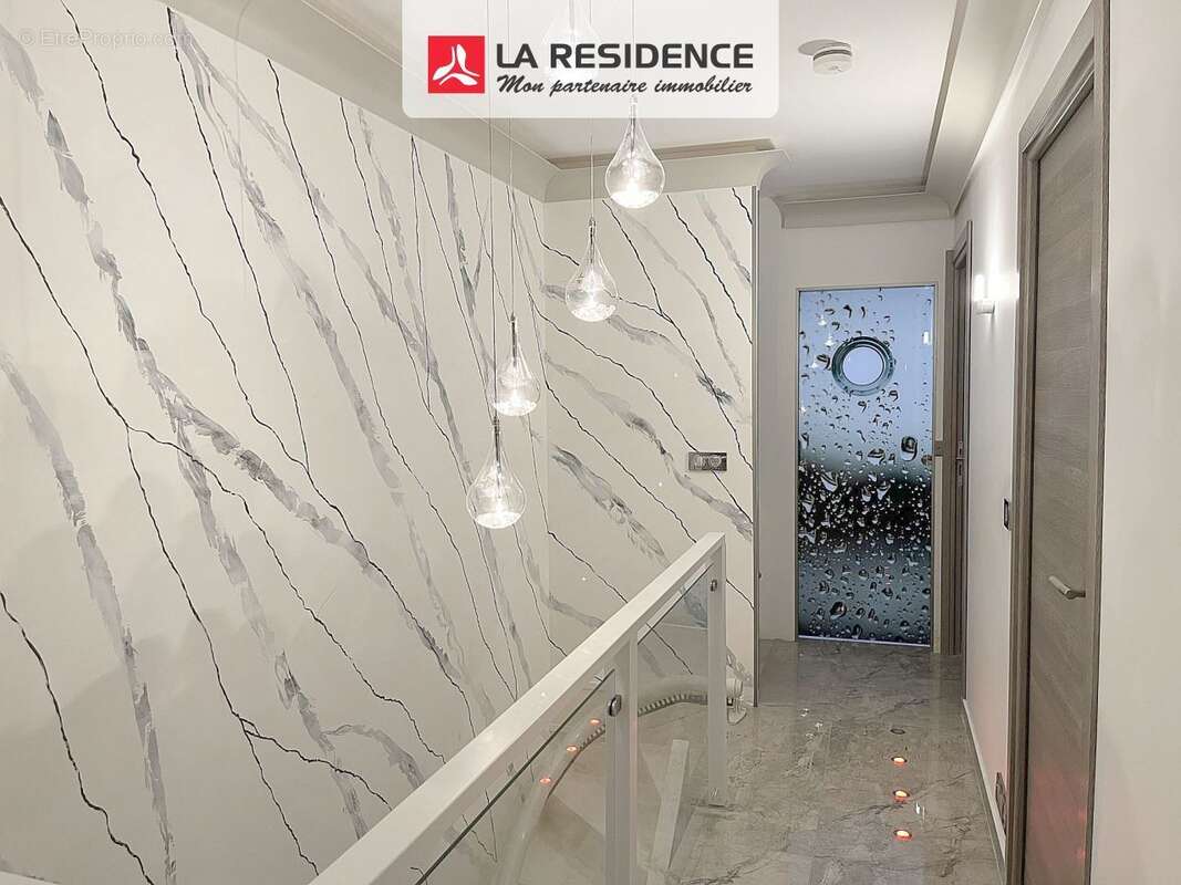 Appartement 102 m² à Saint-Ouen-L'aumone  - photo 8