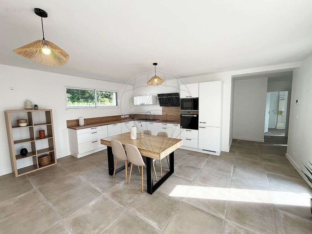 Maison à LES MATHES