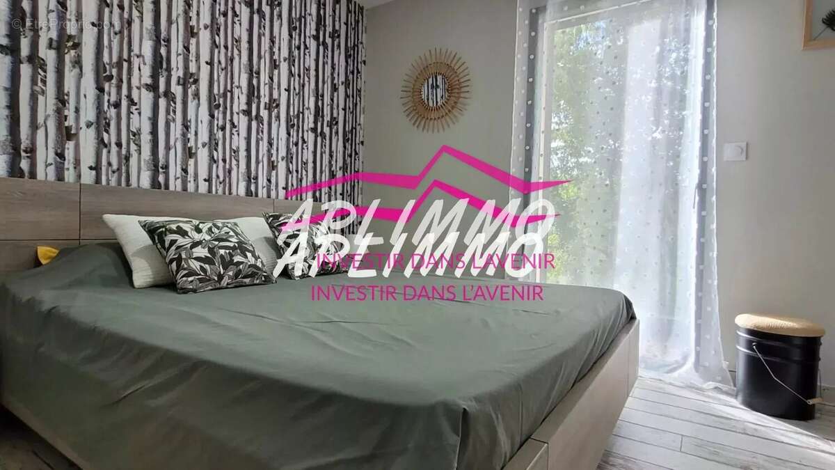 Maison à SAINT-MONTAN